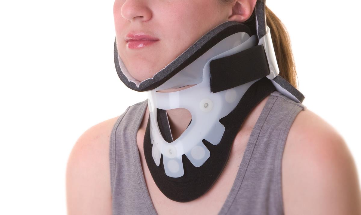2 Piece Atlas Cervical Collar, Adult Regular